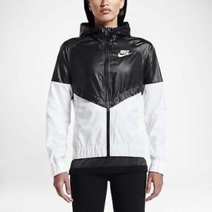 NWOT Nike Women’s Windrunner Jacket
